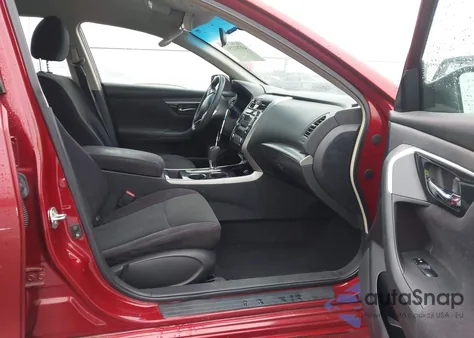 2013 Nissan Altima 2.5 S z USA, uszkodzony, nr VIN 1N4AL3AP4DN525490